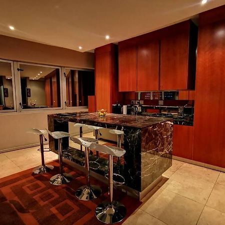 Апартаменты 1507-Amazing Views & Unique Joburg Cbd Luxury Йоханнесбург Экстерьер фото
