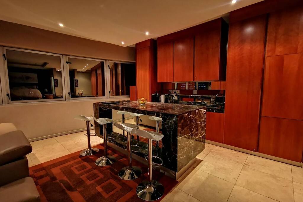 Апартаменты 1507-Amazing Views & Unique Joburg Cbd Luxury Йоханнесбург Экстерьер фото