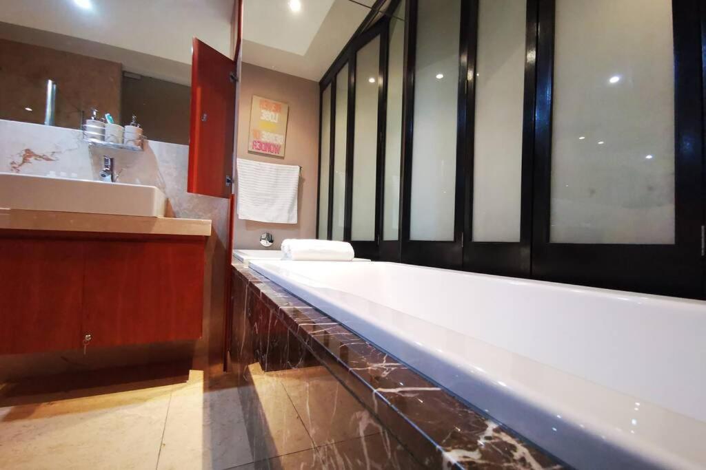 Апартаменты 1507-Amazing Views & Unique Joburg Cbd Luxury Йоханнесбург Экстерьер фото