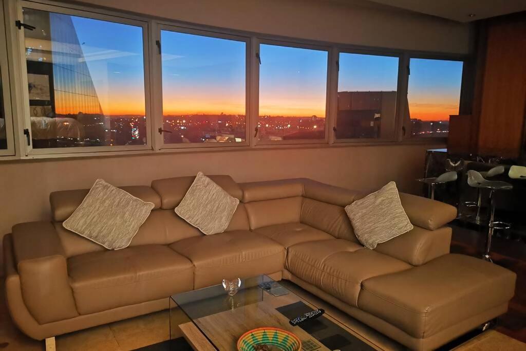 Апартаменты 1507-Amazing Views & Unique Joburg Cbd Luxury Йоханнесбург Экстерьер фото