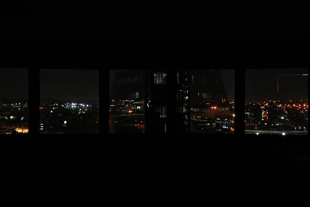 Апартаменты 1507-Amazing Views & Unique Joburg Cbd Luxury Йоханнесбург Экстерьер фото